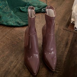 Paten leather heeled boots